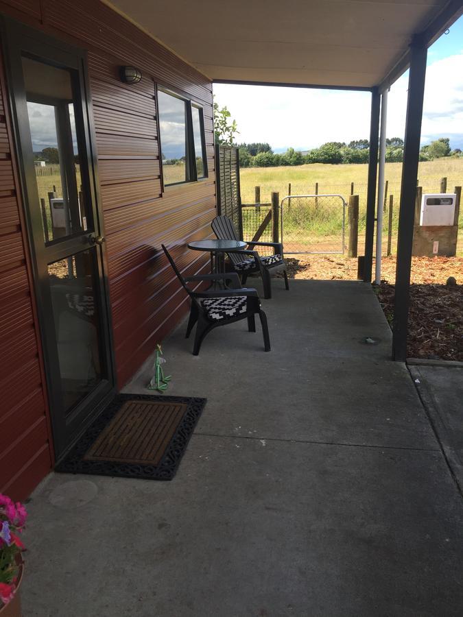 Lama Brown Quiet Rural Cottage Levin Exterior photo